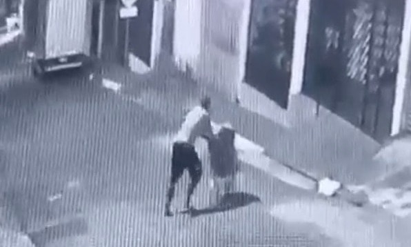 Vứt xe đẩy chứa thi thể phụ nữ ở giữa đường tại Brazil