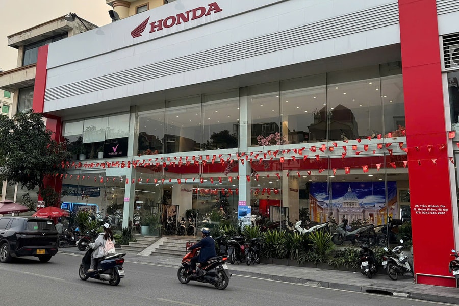 Nhiều hãng xe máy xăng giảm giá, tăng ưu đãi dịp cuối năm