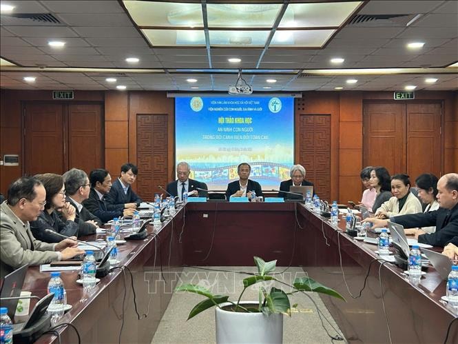 Bảo đảm an ninh con người trong bối cảnh biến đổi toàn cầu