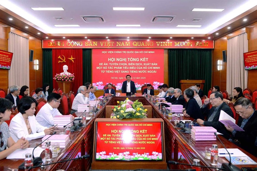 Xuất bản một số tác phẩm tiêu biểu của Chủ tịch Hồ Chí Minh sang tiếng nước ngoài