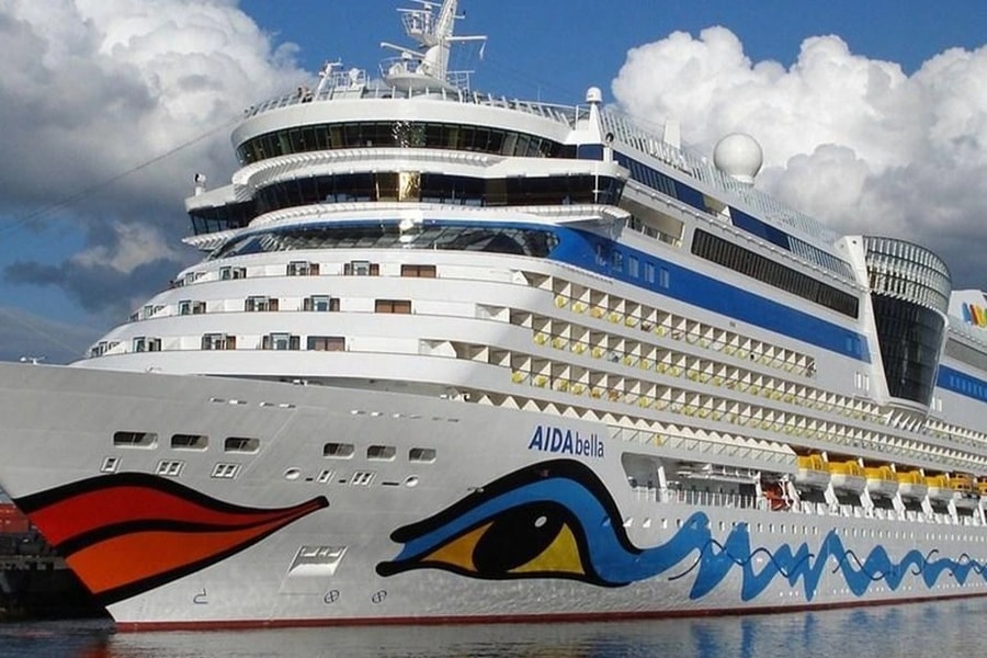 Virus tấn công du thuyền hạng sang, 100 khách đổ bệnh đều bị nôn mửa