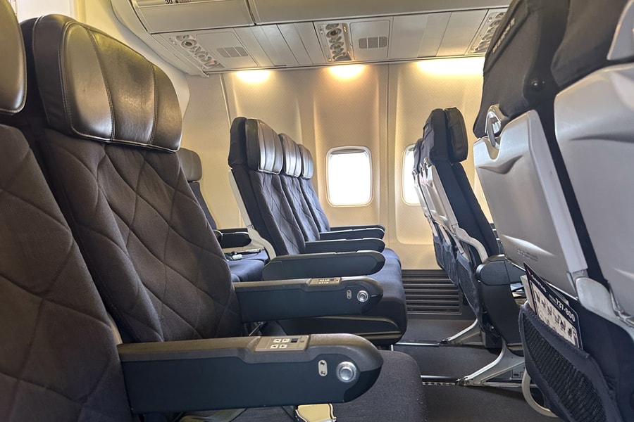 Kinh nghiệm xin cả hàng ghế trên máy bay