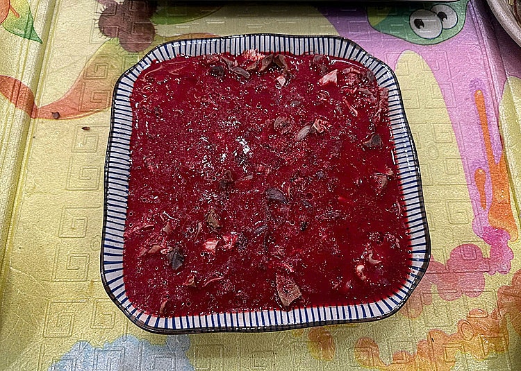 Nhiễm sán lá gan và giun đũa chó mèo do ăn tiết canh, thịt tái