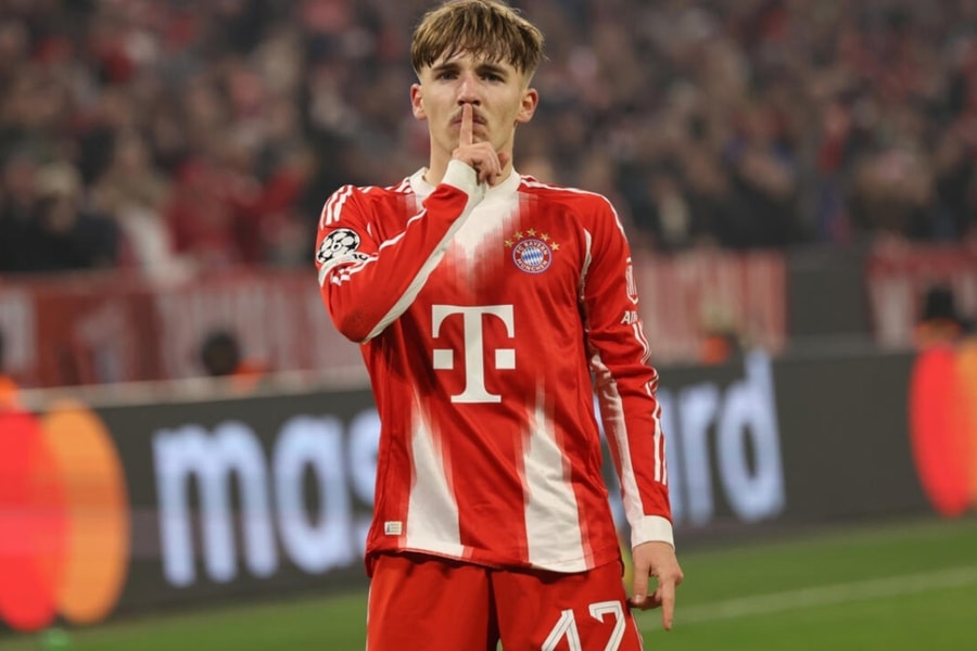 Tài năng 17 tuổi cứu Bayern ở Champions League