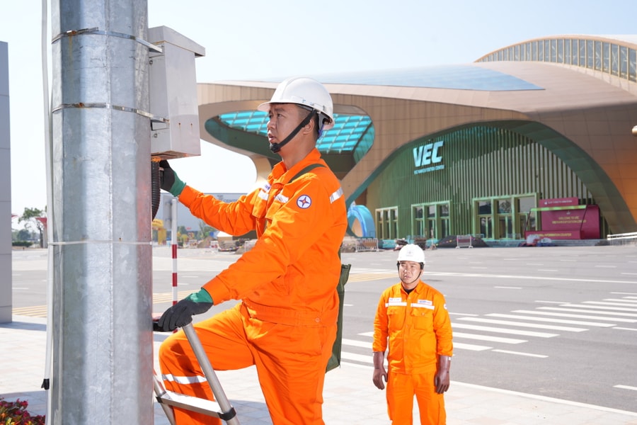 EVNHANOI bảo đảm điện cho những sự kiện lớn của thủ đô