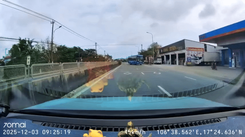 Bị phạt 19 triệu đồng vì lái xe khách ngược chiều trên quốc lộ