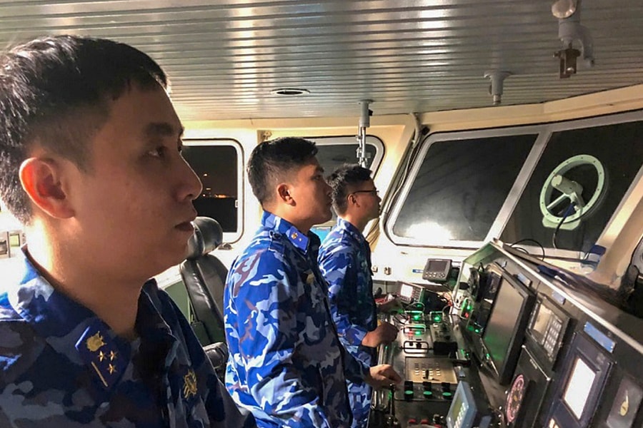 Chìm tàu cá, 8 người gặp nạn