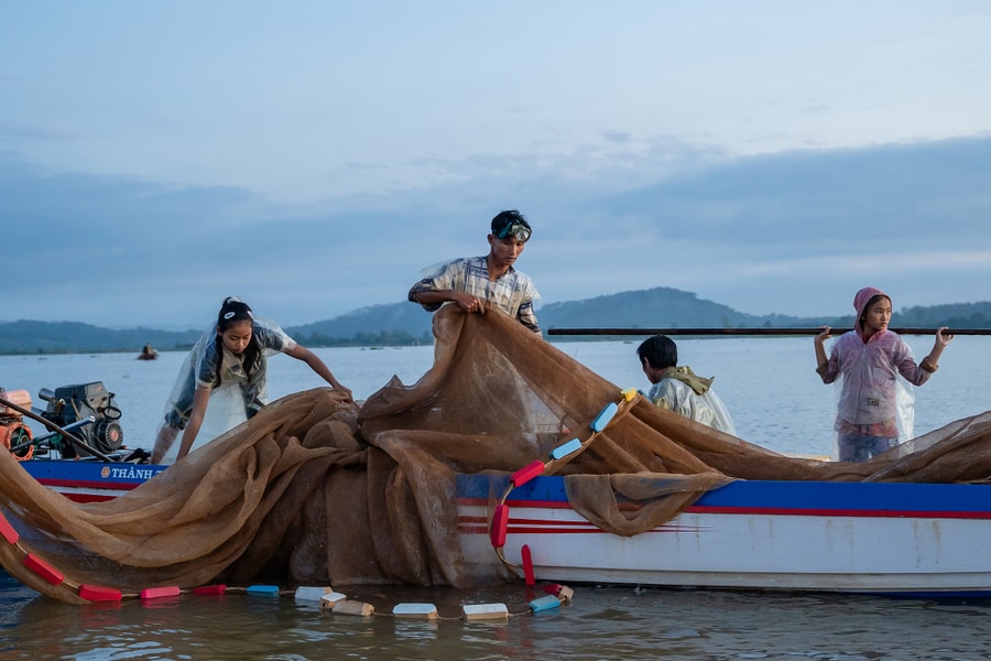 Cuộc sống 'xóm Việt kiều' trên hồ Trị An