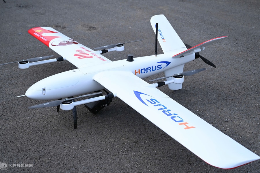 Người dân được trải nghiệm UAV, robot trên phố đi bộ Hồ Gươm