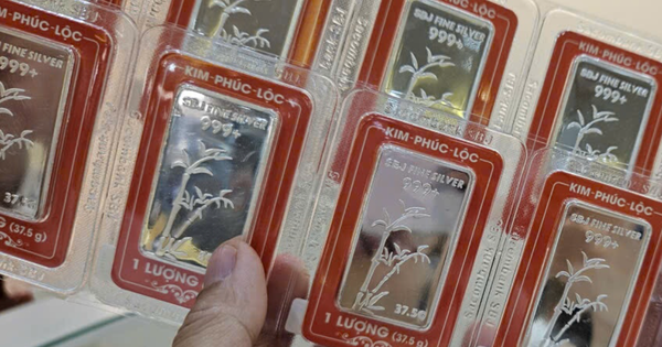 Giá bạc hôm nay 10-12 tăng cao kỷ lục, vượt mọi dự báo