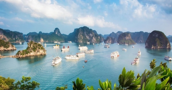 Tàu du lịch trên vịnh Hạ Long sẽ được lắp đặt thiết bị thông tin liên lạc AIS