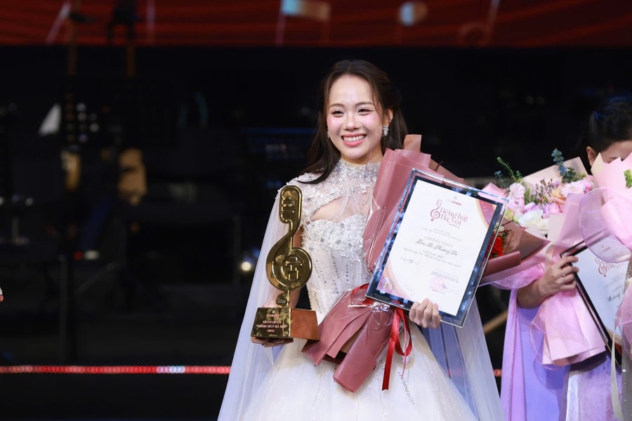 Điều ít biết về nữ sinh Học viện Âm nhạc vừa giành Quán quân Tiếng hát Hà Nội