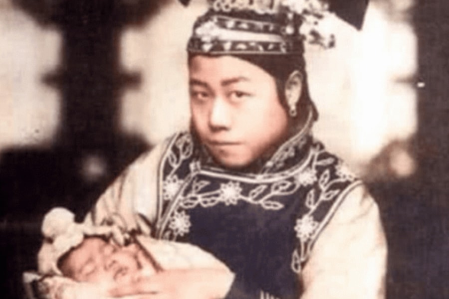Hậu cung nhà Thanh: Tại sao phi tần buộc phải xa con ngay từ khi chào đời?