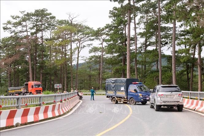 Thông đèo D’ran Đà Lạt sau 1,5 tháng ách tắc vì sạt lở do mưa lũ