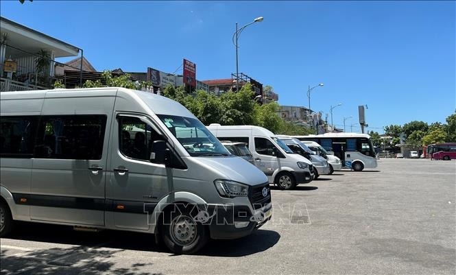 Xử phạt tài xế xe khách chở quá tải trọng thiết kế hơn 200% trên cao tốc