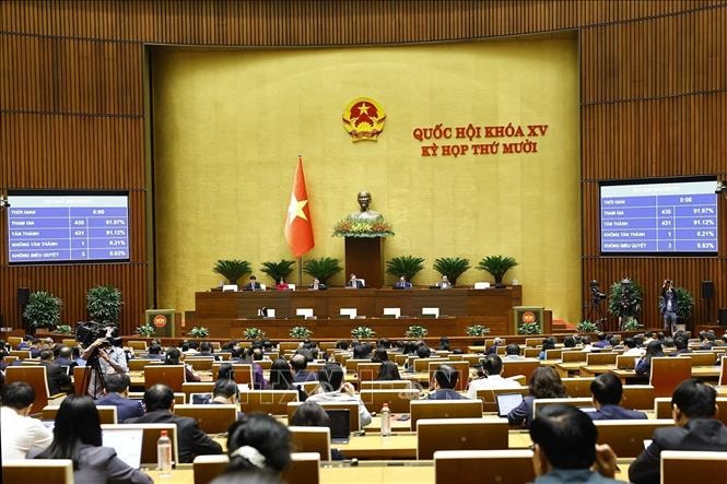 Thông qua Nghị quyết thí điểm cơ chế, chính sách đặc thù cho 3 thành phố lớn