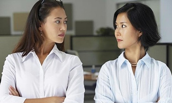 Tôi nghỉ việc sau hai tháng vì đồng nghiệp xấu tính