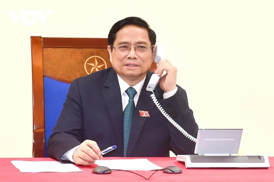 Thủ tướng Phạm Minh Chính điện đàm với Thủ tướng Malaysia Anwar Ibrahim