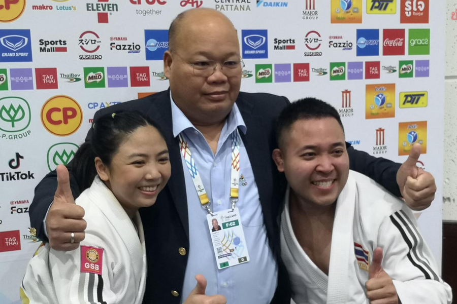 Võ sĩ đánh bại nhà vô địch thế giới, giành HCV nhờ cãi nhau với vợ