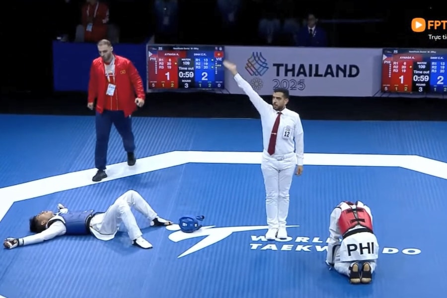 Võ sĩ Việt Nam 'lật kèo' giây cuối, đối thủ thất thần từ thắng thành thua