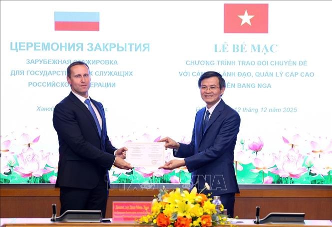 Bế mạc Chương trình bồi dưỡng, trao đổi chuyên đề với công chức cao cấp Liên bang Nga