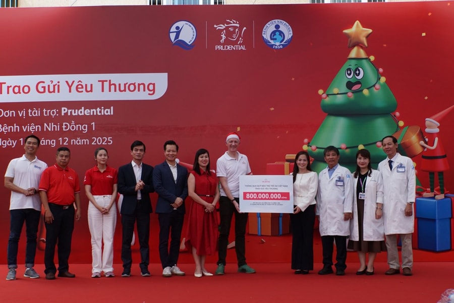 Prudential Việt Nam lan tỏa yêu thương mùa Giáng Sinh đến bệnh nhi qua chuỗi hoạt động cộng đồng