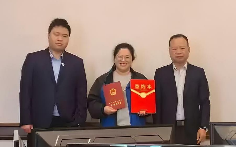 Ông chủ tặng 18 căn hộ giữ chân nhân viên