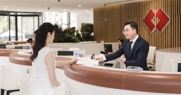 Khách hàng hưởng lợi gì từ cuộc đua hệ sinh thái ngân hàng - bảo hiểm?