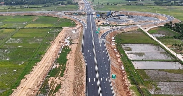Cận cảnh đường cao tốc Quảng Ngãi – Hoài Nhơn dài 88 km trước giờ G