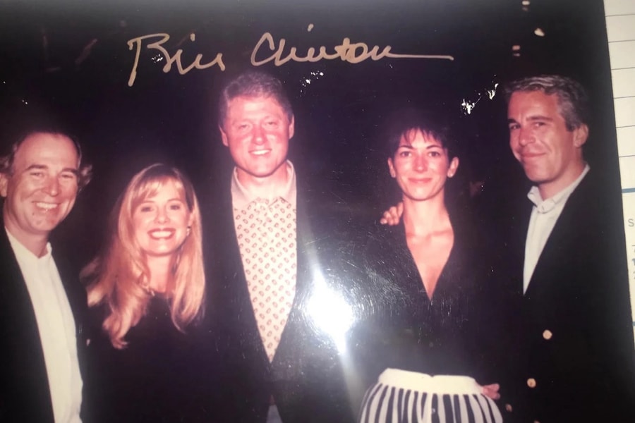 Chấn động loạt ảnh mới từ dinh thự tỷ phú ấu dâm Jeffrey Epstein