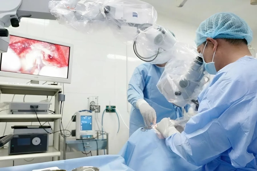 Trẻ điếc bẩm sinh lỡ cơ hội nghe nói bởi gánh nặng chi phí