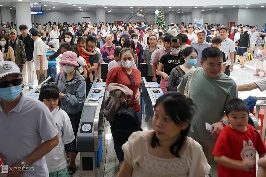 Đề xuất vé xe buýt 1-3 ngày, dùng chung metro ở TP HCM