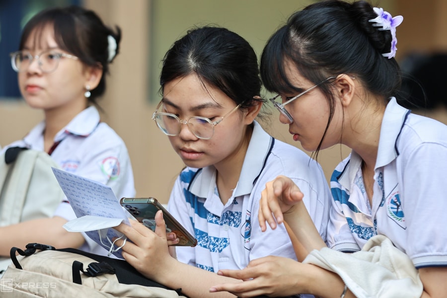 Thí sinh rối bời khi Đại học Quốc gia TP HCM đổi cách xét tuyển