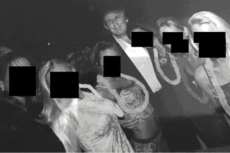 Đảng Dân chủ công bố loạt ảnh mới của tỷ phú ấu dâm Epstein