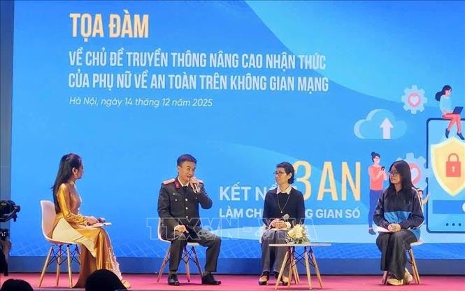 Phát động chiến dịch truyền thông nâng cao nhận thức của phụ nữ trên không gian mạng