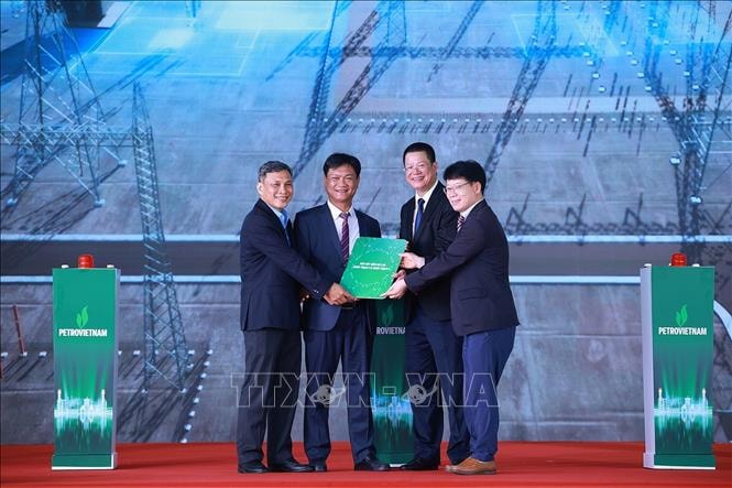 Cơ chế mua bán điện trực tiếp DPPA có gỡ được 'nút thắt' điện LNG?