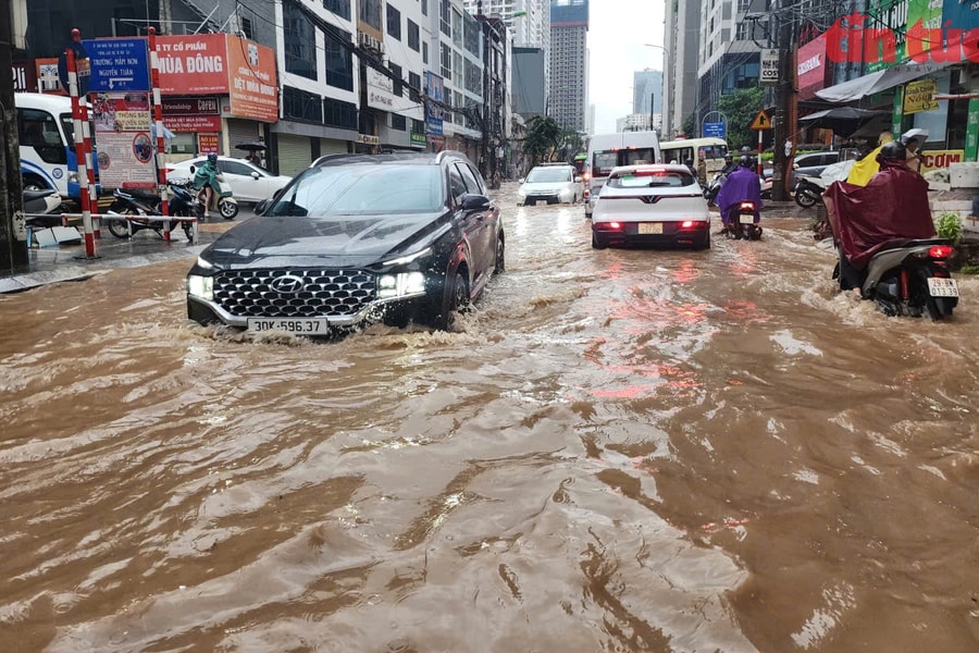 Hà Nội chi hơn 5.500 tỷ đồng làm công trình khẩn cấp chống úng ngập