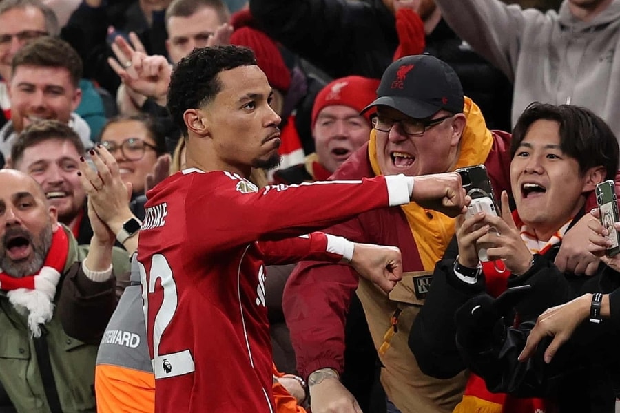 Liverpool thắng khi Salah trở lại