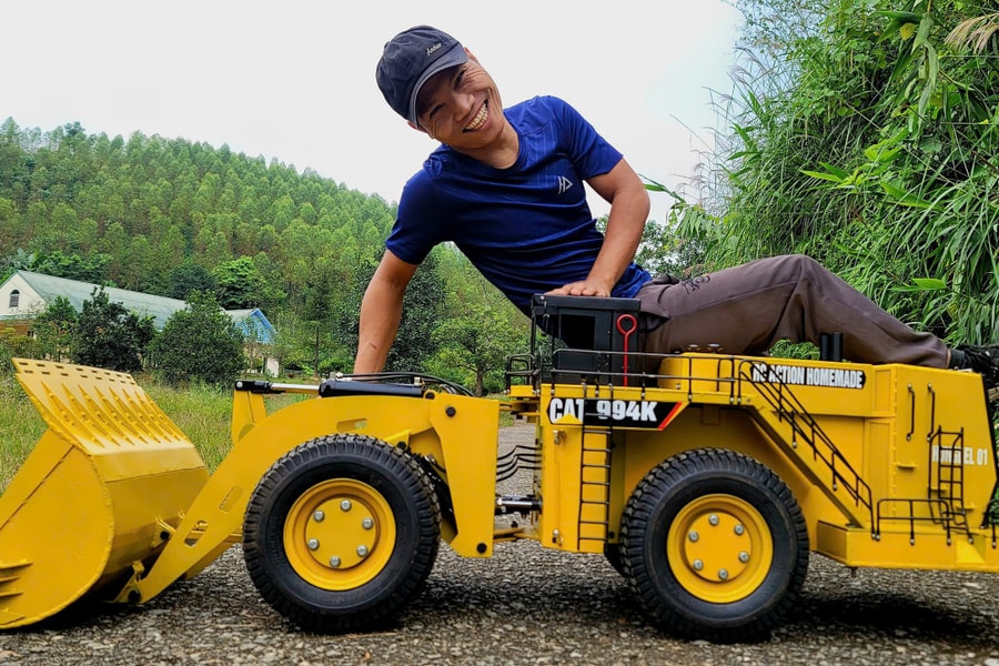 Dàn xe công trình tí hon của anh thợ điện lạnh