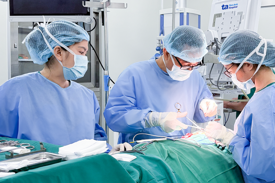 Nốt ruồi bất thường tiến triển ung thư