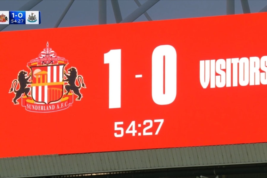 Sunderland trả đũa, không ghi tên Newcastle lên bảng tỷ số