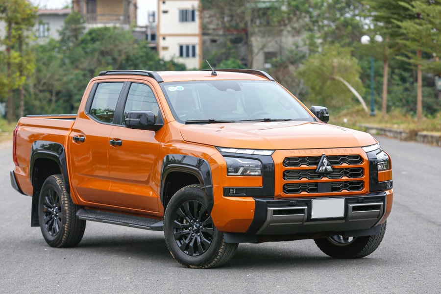 Doanh số xe bán tải tại Việt Nam tháng 11 - Triton tăng, Hilux giảm