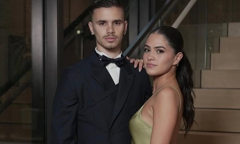 Romeo Beckham tình tứ bên bạn gái hơn 3 tuổi