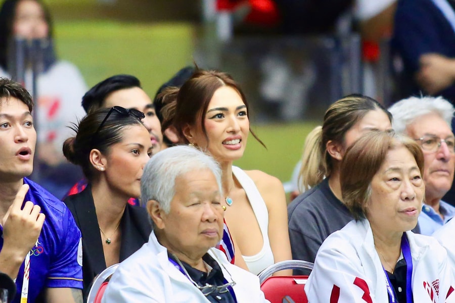 Hoa hậu Thái Lan hốt hoảng vì Thanh Thúy, thán phục bóng chuyền nữ Việt Nam