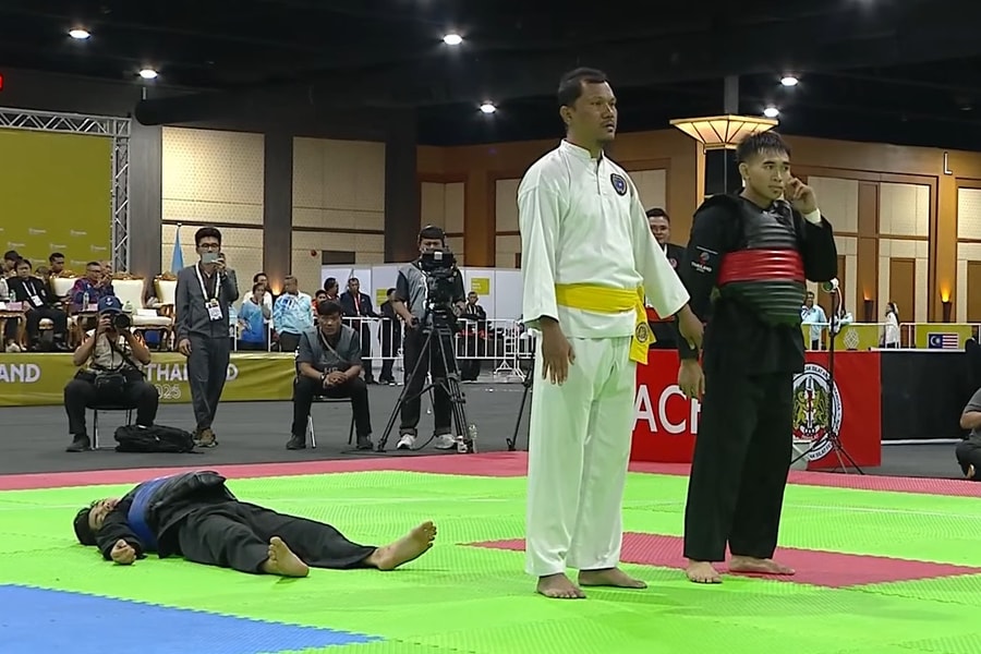 Trọng tài bỏ mặc võ sĩ Việt Nam bất tỉnh, đối thủ phạm quy vẫn được xử thắng
