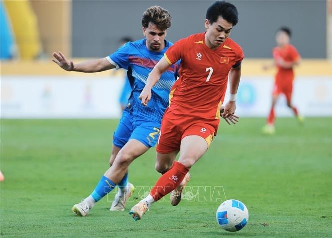 Chủ tịch FIFA chúc mừng 2 đội tuyển bóng đá Việt Nam vào chung kết SEA Games 33