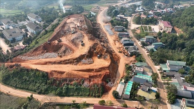 Triển khai xây dựng khu tái định cư dự án đường Hồ Chí Minh đoạn Chợ Chu - Ngã ba Trung Sơn