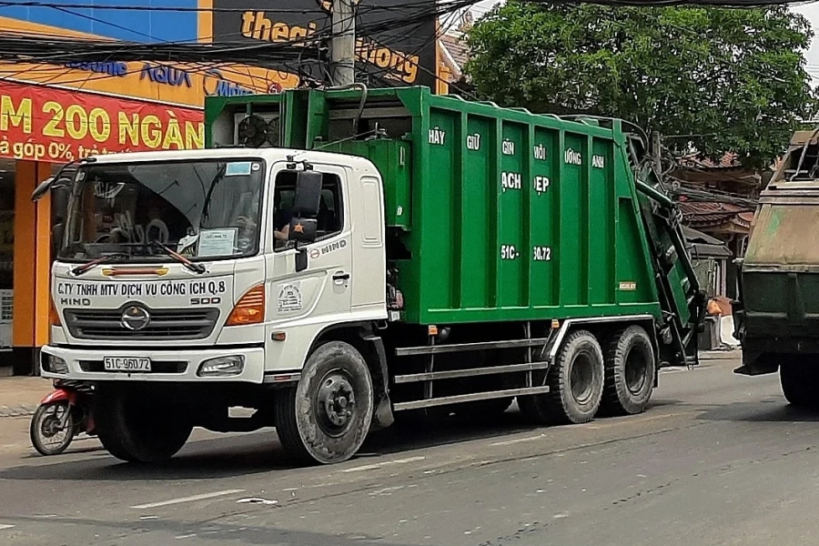 Sở Xây dựng TP HCM không đồng tình nới giờ xe rác vào nội đô