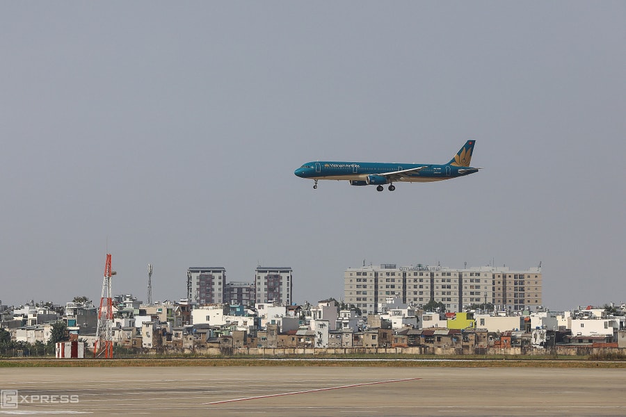 Bộ Quốc phòng hạ độ cao vùng cấm bay Tân Sơn Nhất