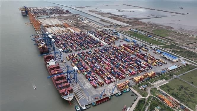 Thương mại phục hồi, Hải quan về đích sớm ‘thu ngân sách’